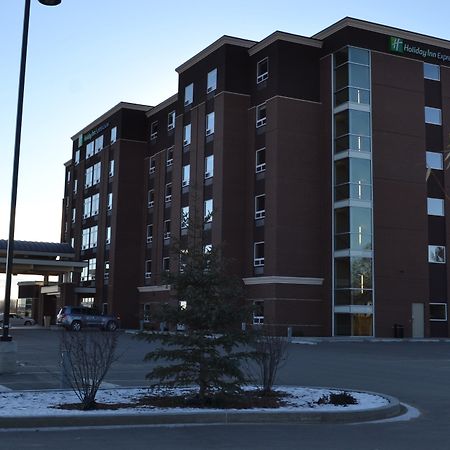 Holiday Inn Express & Suites Cold Lake By Ihg Luaran gambar