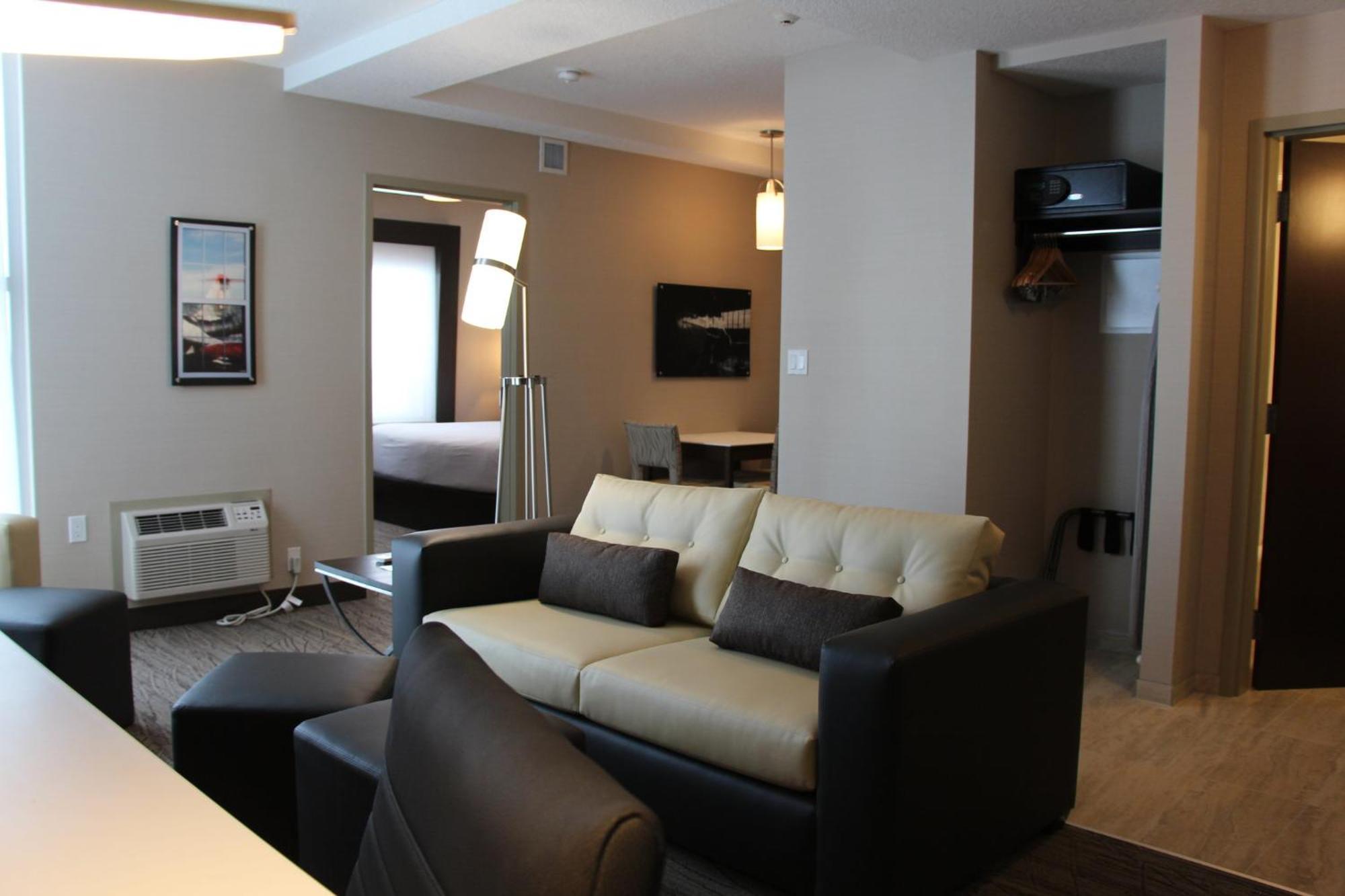 Holiday Inn Express & Suites Cold Lake By Ihg Luaran gambar